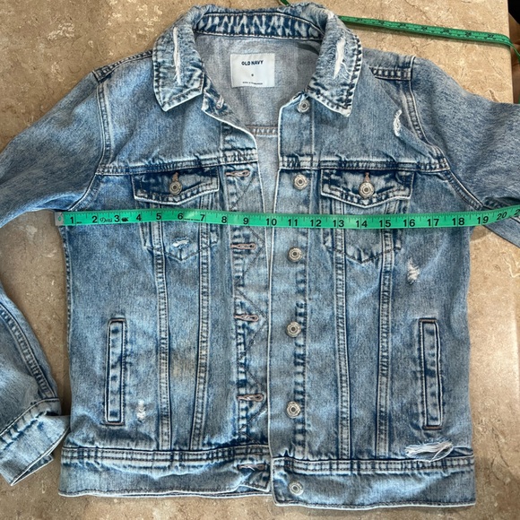 Old Navy Light Wash Destroyed Denim Size Small - Picture 2 of 5
